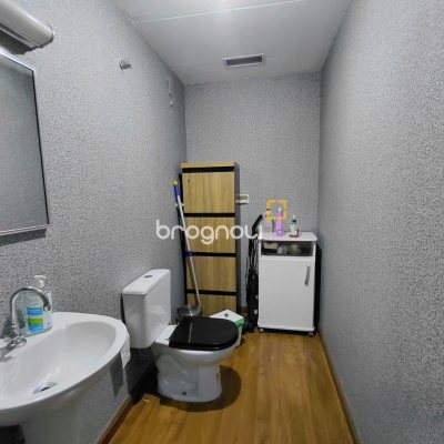 Sala com 27m², no bairro Centro em Florianópolis