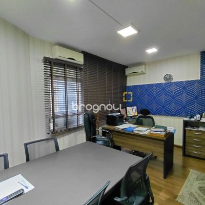 Sala com 27m², no bairro Centro em Florianópolis