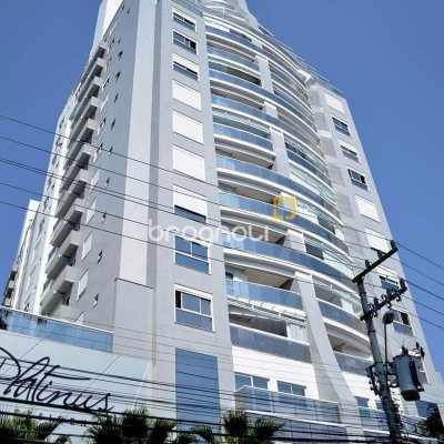 Apartamento com 115m², 2 quartos (sendo 2 suítes), 2 garagens, no bairro Agronômica em Florianópolis