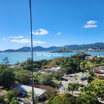 Apartamento com 115m², 2 quartos (sendo 2 suítes), 2 garagens, no bairro Agronômica em Florianópolis