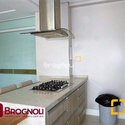Apartamento com 115m², 2 quartos (sendo 2 suítes), 2 garagens, no bairro Agronômica em Florianópolis