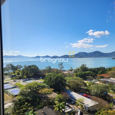 Apartamento com 115m², 2 quartos (sendo 2 suítes), 2 garagens, no bairro Agronômica em Florianópolis