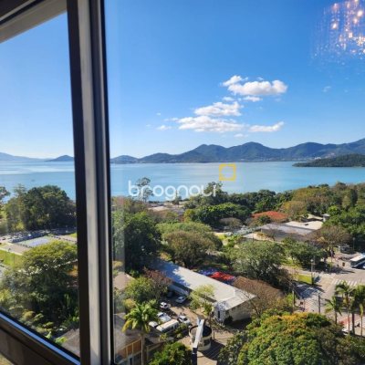 Apartamento com 115m², 2 quartos (sendo 2 suítes), 2 garagens, no bairro Agronômica em Florianópolis