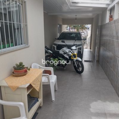 Casa com 209m², 4 quartos (sendo 1 suíte), 4 garagens, no bairro Carvoeira em Florianópolis