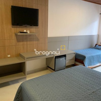 Casa com 303m², 7 quartos (sendo 7 suítes), 3 garagens, no bairro Canasvieiras em Florianópolis