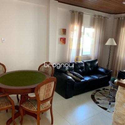 Casa com 303m², 7 quartos (sendo 7 suítes), 3 garagens, no bairro Canasvieiras em Florianópolis