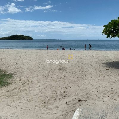Casa com 303m², 7 quartos (sendo 7 suítes), 3 garagens, no bairro Canasvieiras em Florianópolis