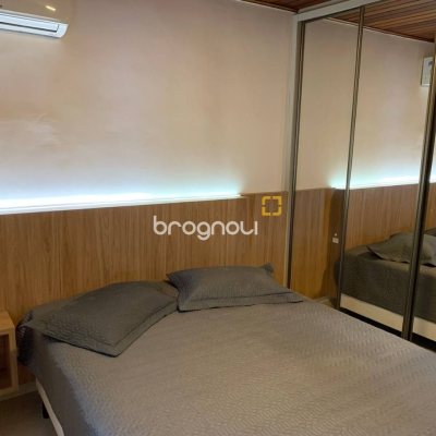Casa com 303m², 7 quartos (sendo 7 suítes), 3 garagens, no bairro Canasvieiras em Florianópolis