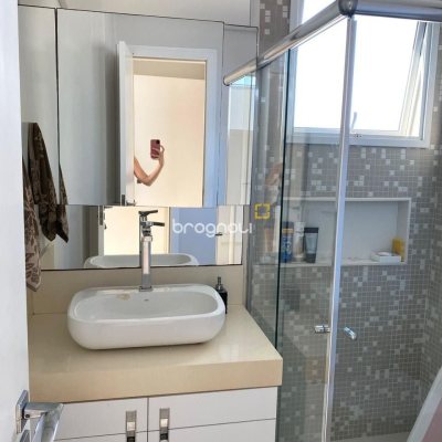 Apartamento com 97m², 3 quartos (sendo 1 suíte), 2 garagens, no bairro Nossa Senhora do Rosário em São José