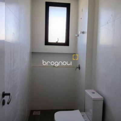 Apartamento com 77m², 2 quartos (sendo 1 suíte), 1 garagem, no bairro Ingleses em Florianópolis
