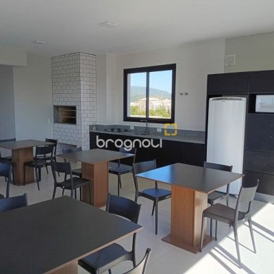 Apartamento com 77m², 2 quartos (sendo 1 suíte), 1 garagem, no bairro Ingleses em Florianópolis