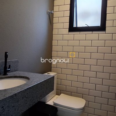 Apartamento com 77m², 2 quartos (sendo 1 suíte), 1 garagem, no bairro Ingleses em Florianópolis