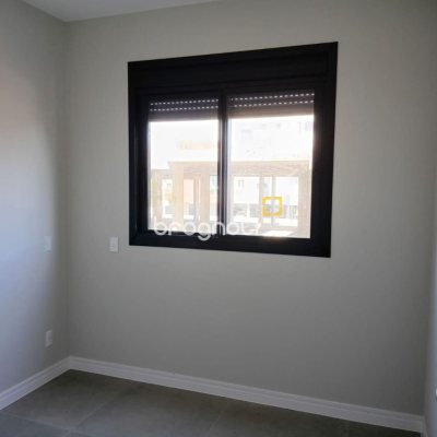 Apartamento com 77m², 2 quartos (sendo 1 suíte), 1 garagem, no bairro Ingleses em Florianópolis