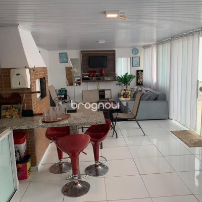 Casa com 207m², 3 quartos (sendo 1 suíte), 3 garagens, no bairro Flor de Nápolis em São José
