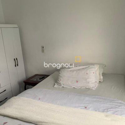 Casa com 207m², 3 quartos (sendo 1 suíte), 3 garagens, no bairro Flor de Nápolis em São José