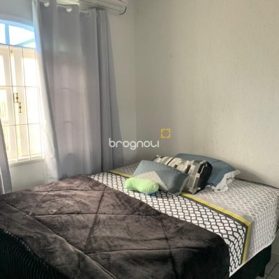 Casa com 207m², 3 quartos (sendo 1 suíte), 3 garagens, no bairro Flor de Nápolis em São José
