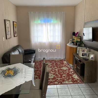 Casa com 207m², 3 quartos (sendo 1 suíte), 3 garagens, no bairro Flor de Nápolis em São José
