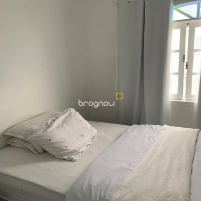 Casa com 207m², 3 quartos (sendo 1 suíte), 3 garagens, no bairro Flor de Nápolis em São José