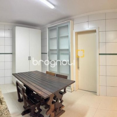 Apartamento com 91m², 3 quartos (sendo 1 suíte), 1 garagem, no bairro Ponta de Baixo em São José