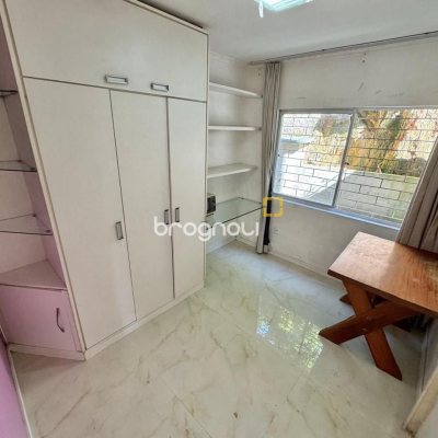 Apartamento com 91m², 3 quartos (sendo 1 suíte), 1 garagem, no bairro Ponta de Baixo em São José