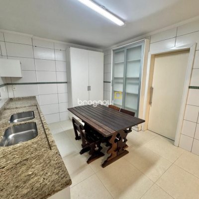 Apartamento com 91m², 3 quartos (sendo 1 suíte), 1 garagem, no bairro Ponta de Baixo em São José