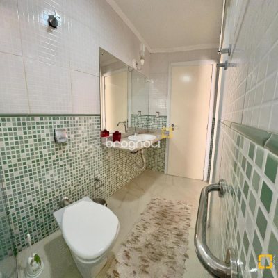 Apartamento com 91m², 3 quartos (sendo 1 suíte), 1 garagem, no bairro Ponta de Baixo em São José