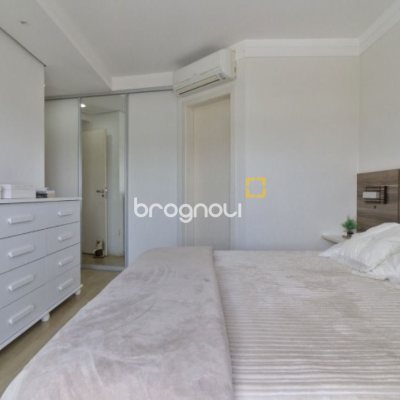 Apartamento com 150m², 4 quartos (sendo 3 suítes), 2 garagens, no bairro João Paulo em Florianópolis