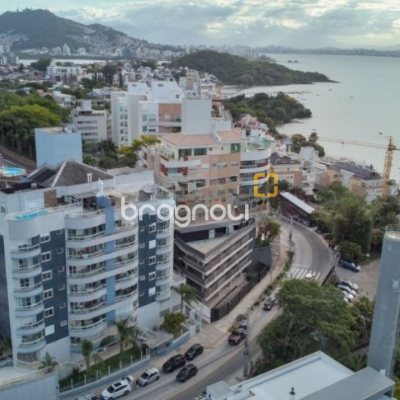 Apartamento com 150m², 4 quartos (sendo 3 suítes), 2 garagens, no bairro João Paulo em Florianópolis