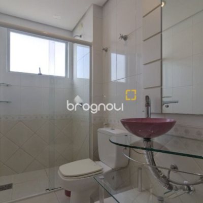 Apartamento com 150m², 4 quartos (sendo 3 suítes), 2 garagens, no bairro João Paulo em Florianópolis
