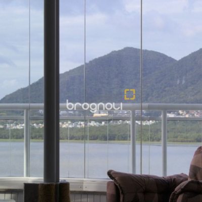 Apartamento com 150m², 4 quartos (sendo 3 suítes), 2 garagens, no bairro João Paulo em Florianópolis