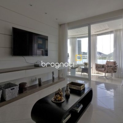 Apartamento com 150m², 4 quartos (sendo 3 suítes), 2 garagens, no bairro João Paulo em Florianópolis