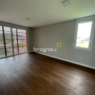 Casa de Condomínio com 339m², 4 quartos (sendo 4 suítes), 4 garagens, no bairro Pedra Branca em Palhoça