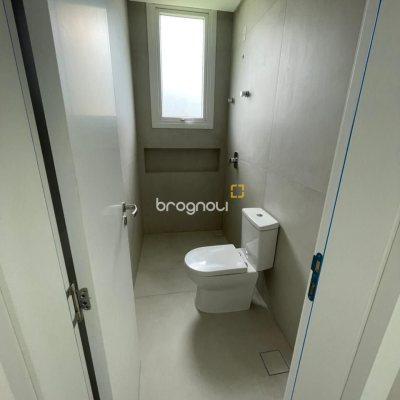 Casa de Condomínio com 339m², 4 quartos (sendo 4 suítes), 4 garagens, no bairro Pedra Branca em Palhoça