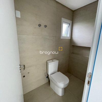 Casa de Condomínio com 339m², 4 quartos (sendo 4 suítes), 4 garagens, no bairro Pedra Branca em Palhoça