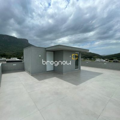 Casa de Condomínio com 339m², 4 quartos (sendo 4 suítes), 4 garagens, no bairro Pedra Branca em Palhoça