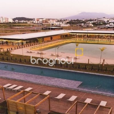 Casa de Condomínio com 339m², 4 quartos (sendo 4 suítes), 4 garagens, no bairro Pedra Branca em Palhoça