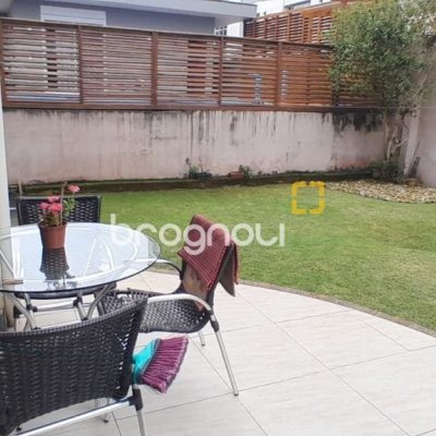 Casa com 314m², 4 quartos (sendo 2 suítes), 4 garagens, no bairro Trindade em Florianópolis