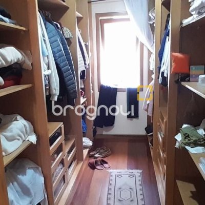Casa com 314m², 4 quartos (sendo 2 suítes), 4 garagens, no bairro Trindade em Florianópolis