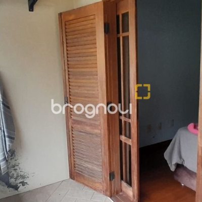 Casa com 314m², 4 quartos (sendo 2 suítes), 4 garagens, no bairro Trindade em Florianópolis