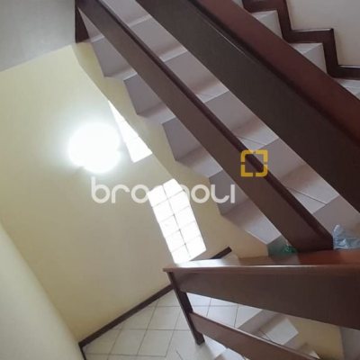 Casa com 314m², 4 quartos (sendo 2 suítes), 4 garagens, no bairro Trindade em Florianópolis