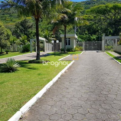 Apartamento com 46m², 1 quarto, 1 garagem, no bairro Lagoa da Conceição em Florianópolis