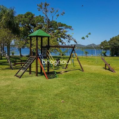 Apartamento com 46m², 1 quarto, 1 garagem, no bairro Lagoa da Conceição em Florianópolis