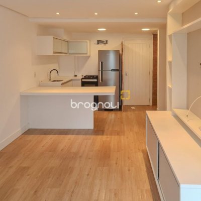 Apartamento com 46m², 1 quarto, 1 garagem, no bairro Lagoa da Conceição em Florianópolis