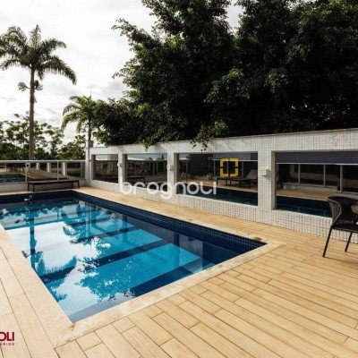 Apartamento com 95m², 3 quartos (sendo 1 suíte), 2 garagens, no bairro Beira Mar Norte em Florianópolis