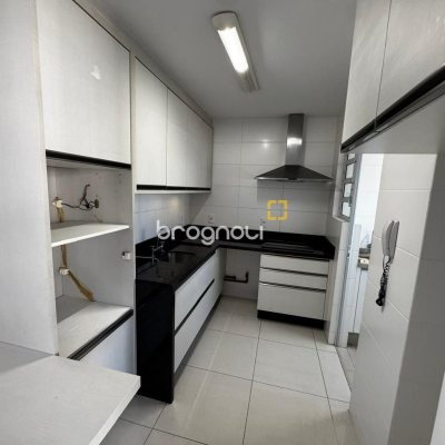 Apartamento com 95m², 3 quartos (sendo 1 suíte), 2 garagens, no bairro Beira Mar Norte em Florianópolis