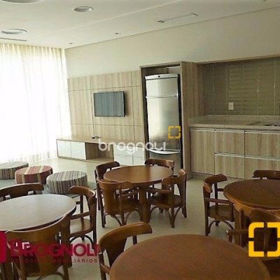 Apartamento com 95m², 3 quartos (sendo 1 suíte), 2 garagens, no bairro Beira Mar Norte em Florianópolis