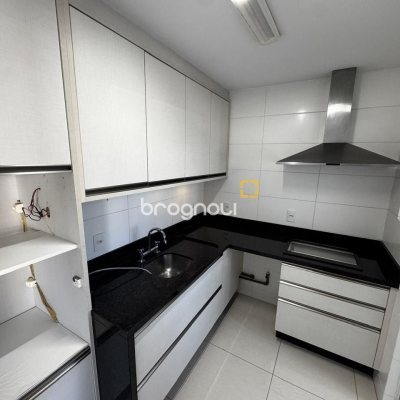 Apartamento com 95m², 3 quartos (sendo 1 suíte), 2 garagens, no bairro Beira Mar Norte em Florianópolis