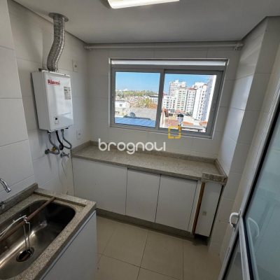 Apartamento com 95m², 3 quartos (sendo 1 suíte), 2 garagens, no bairro Beira Mar Norte em Florianópolis