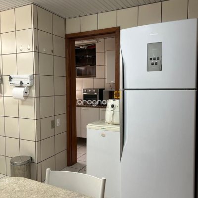 Apartamento com 170m², 4 quartos (sendo 1 suíte), 2 garagens, no bairro Agronômica em Florianópolis