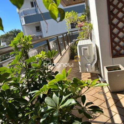 Apartamento com 170m², 4 quartos (sendo 1 suíte), 2 garagens, no bairro Agronômica em Florianópolis